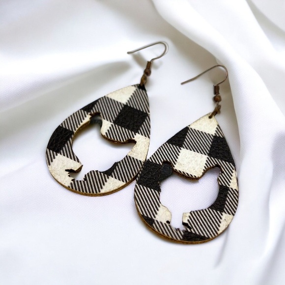 Feathered Fashion: Adorable Chicken Silhouette Dangle Earrings! NWT Farm Jewelry - Picture 5 of 10